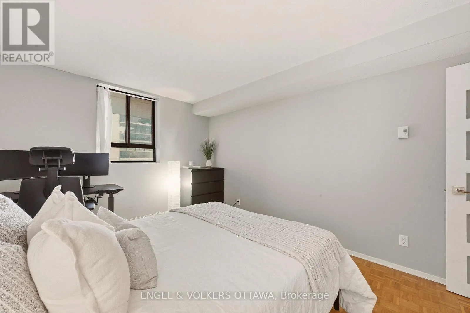 606 - 475 LAURIER AVENUE W