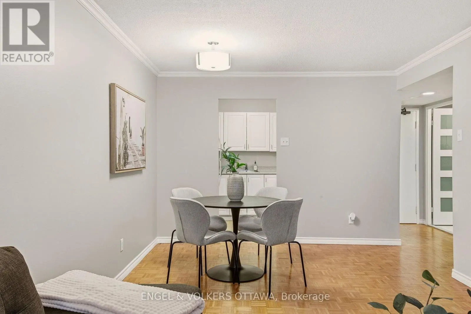 606 - 475 LAURIER AVENUE W