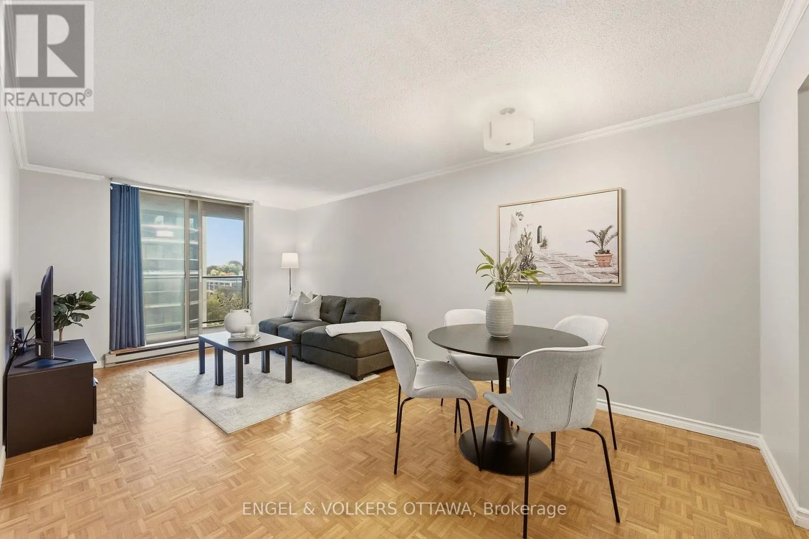 606 - 475 LAURIER AVENUE W