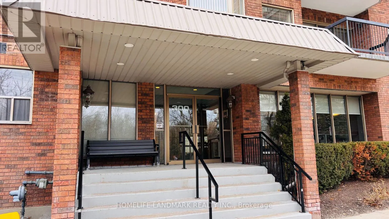 207 - 300 KEATS WAY
