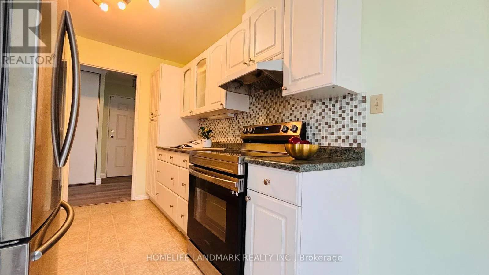 207 - 300 KEATS WAY