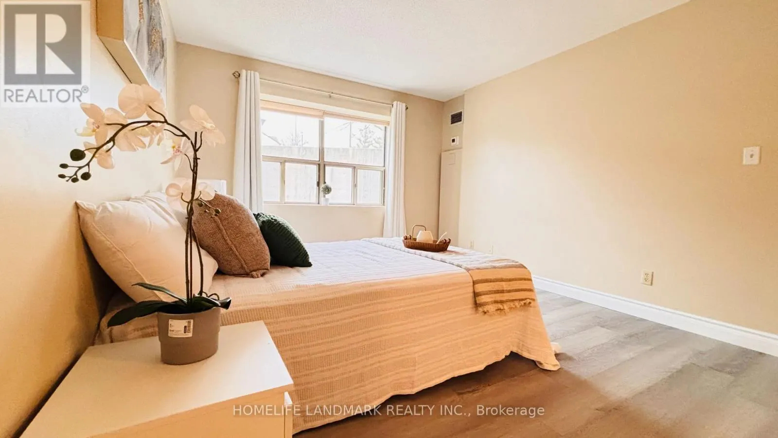 207 - 300 KEATS WAY