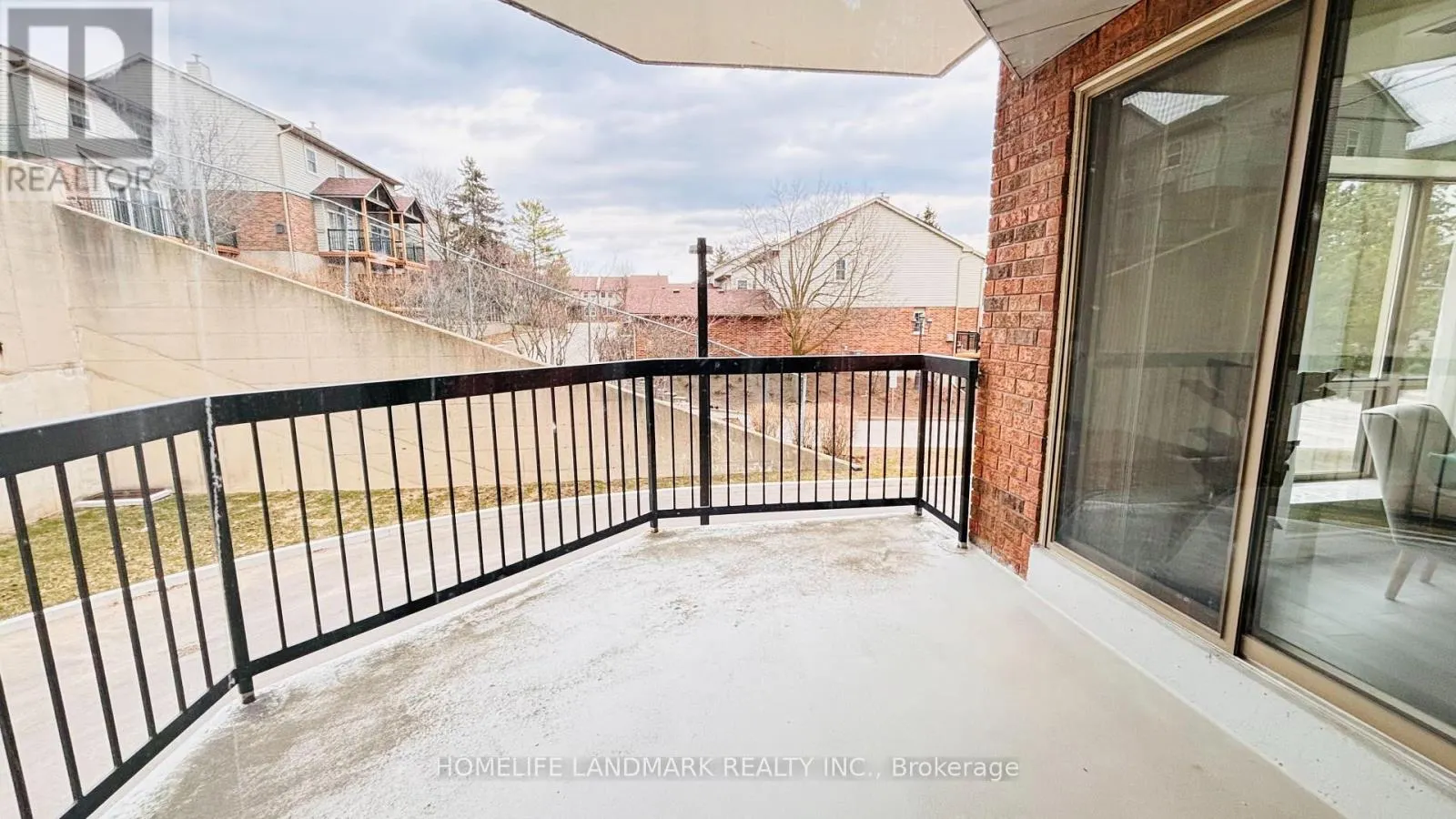 207 - 300 KEATS WAY