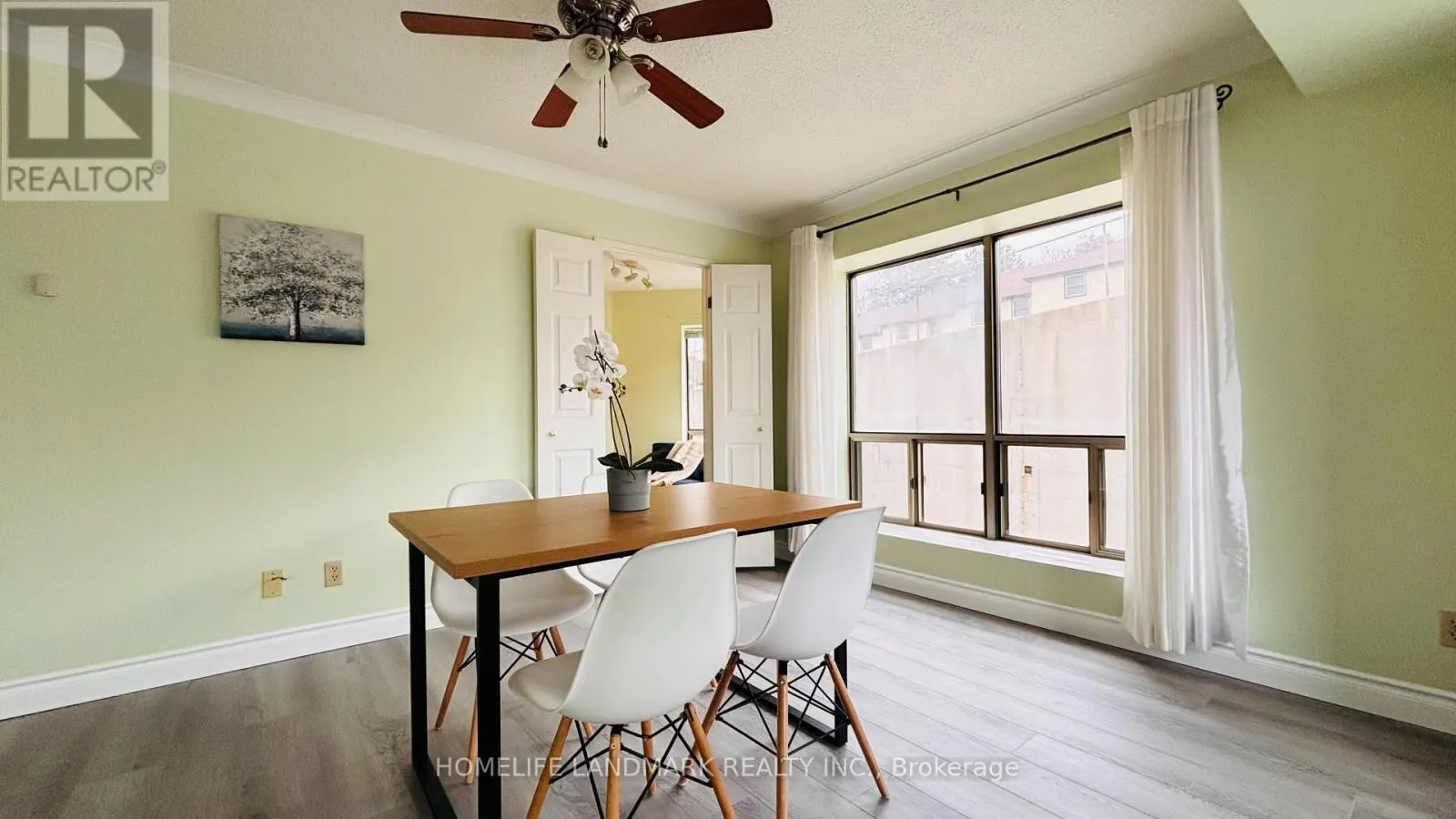 207 - 300 KEATS WAY