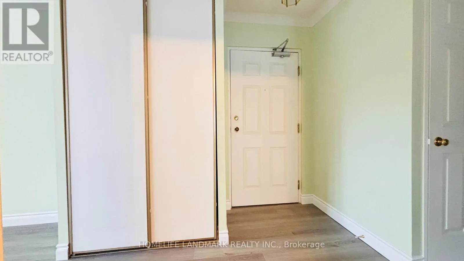 207 - 300 KEATS WAY
