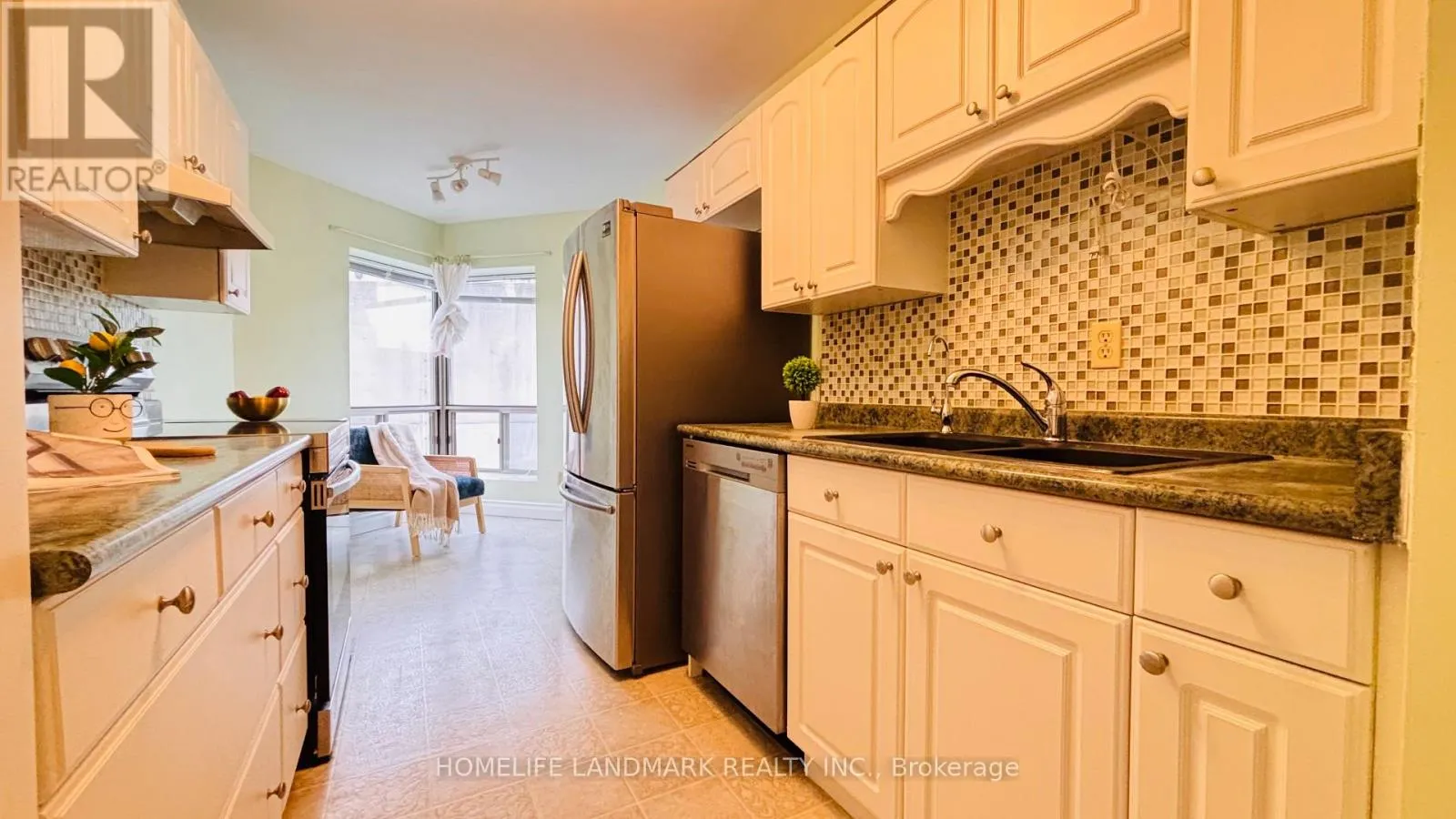 207 - 300 KEATS WAY