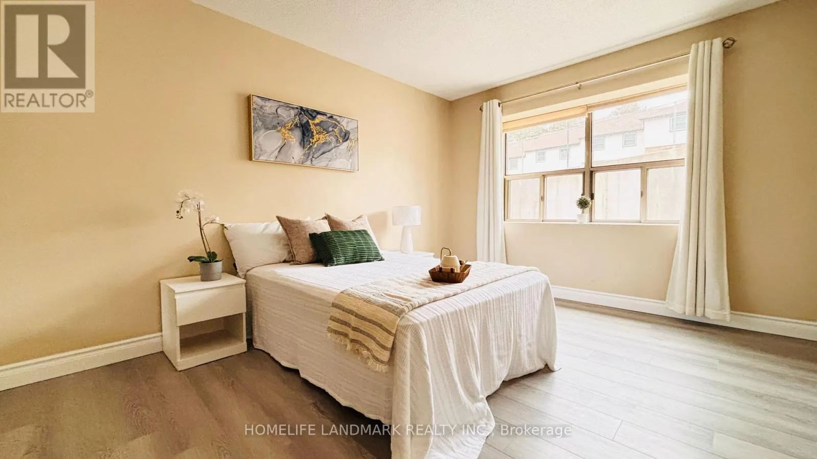 207 - 300 KEATS WAY