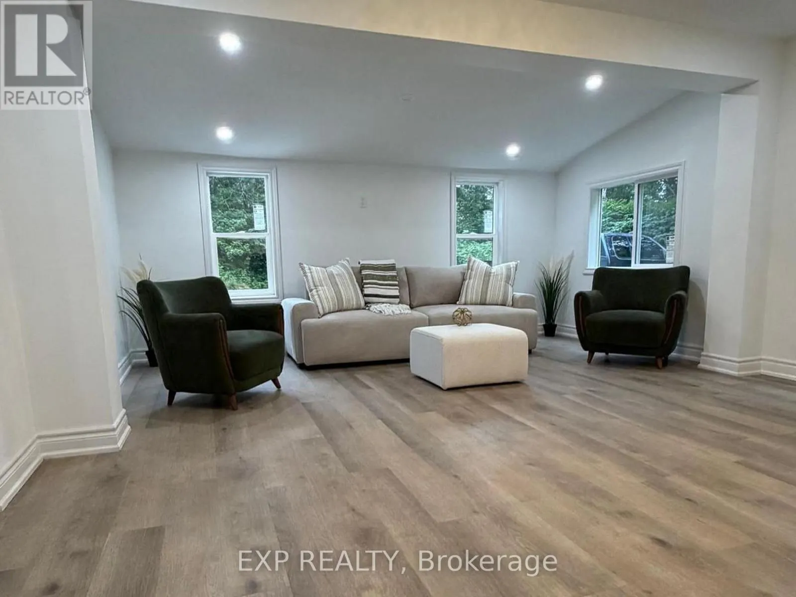 137 OLD NORTH ROAD S