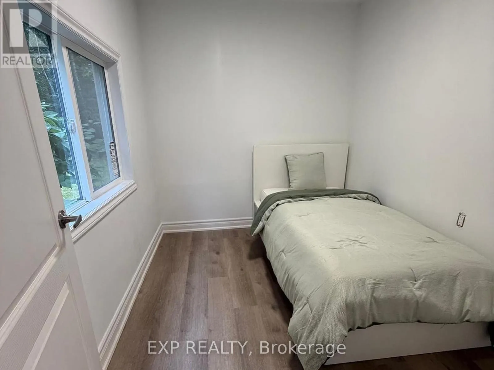 137 OLD NORTH ROAD S