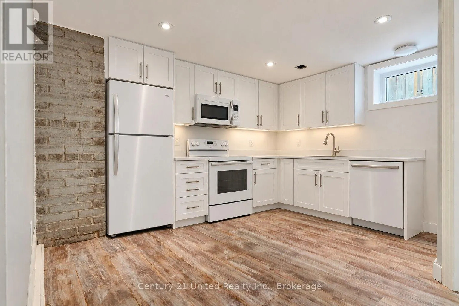 108 JAMES STREET E