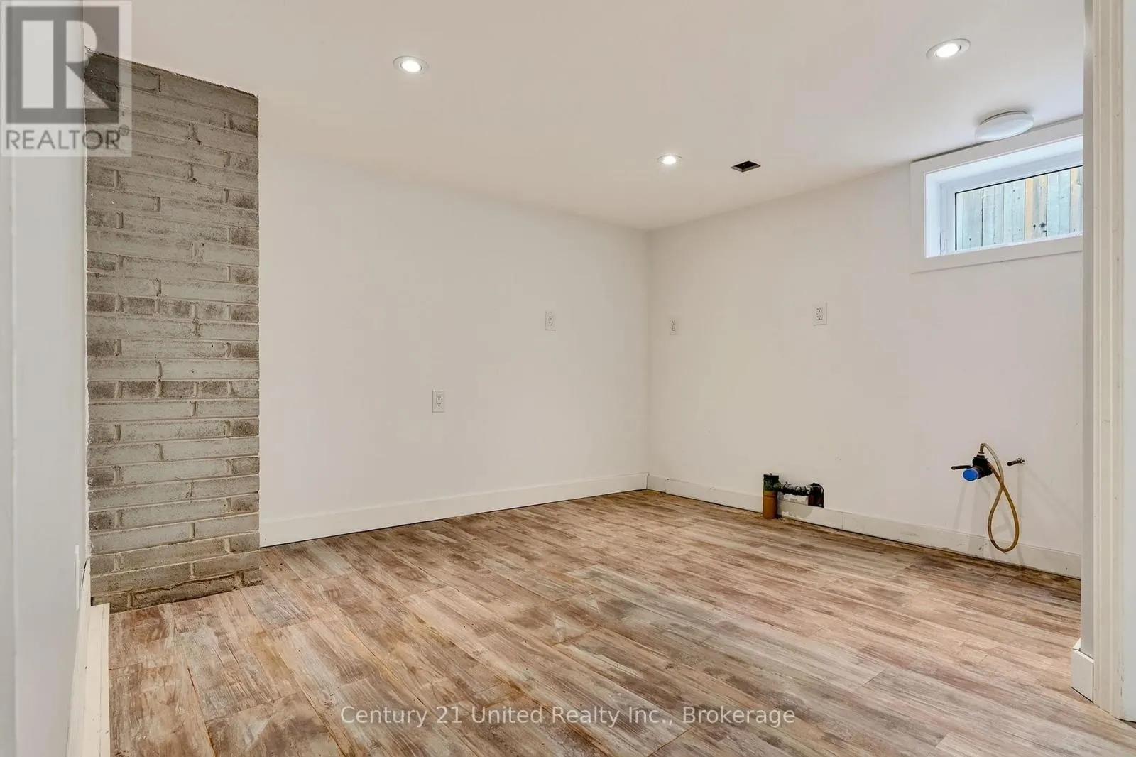 108 JAMES STREET E