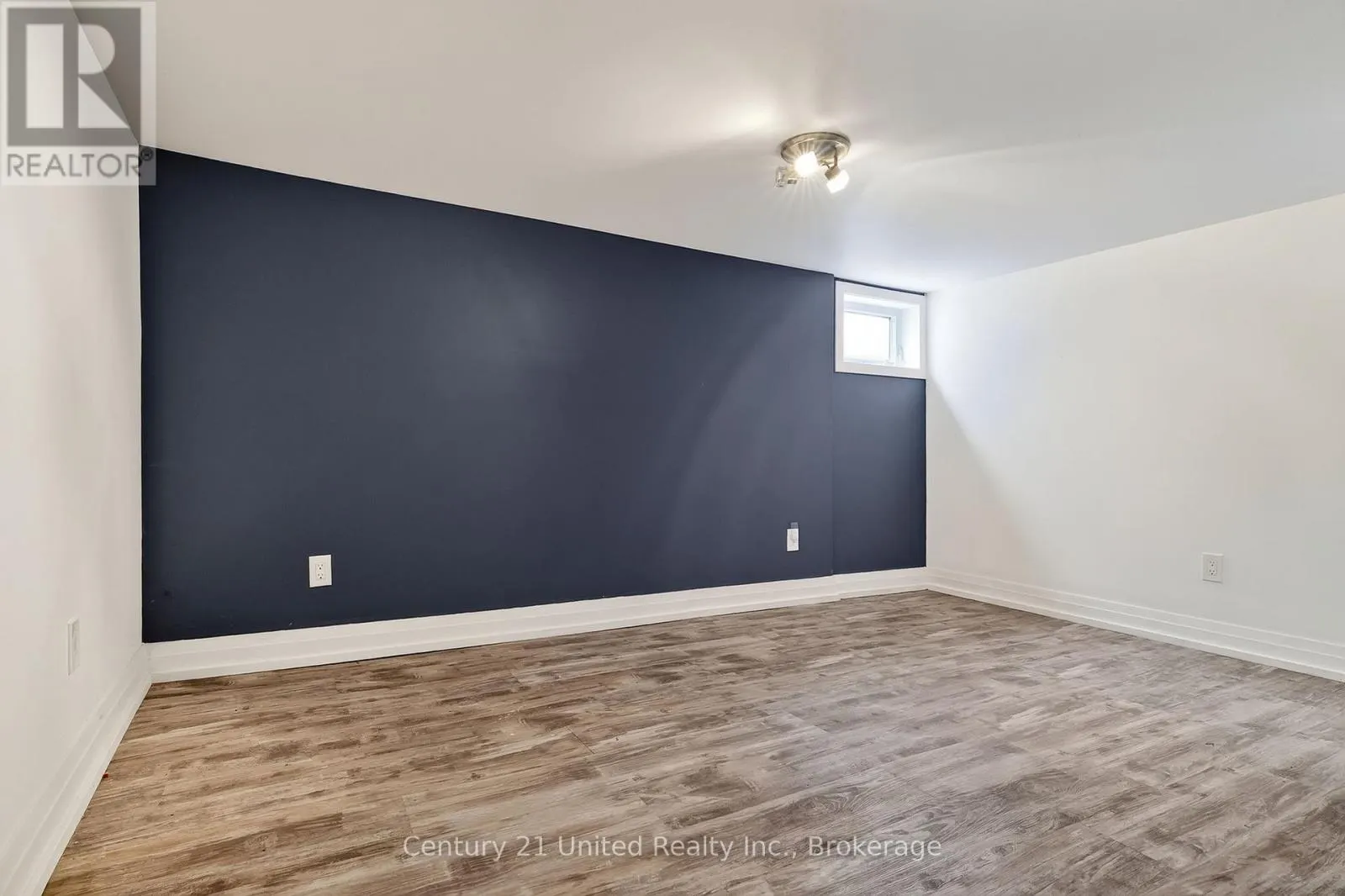 108 JAMES STREET E