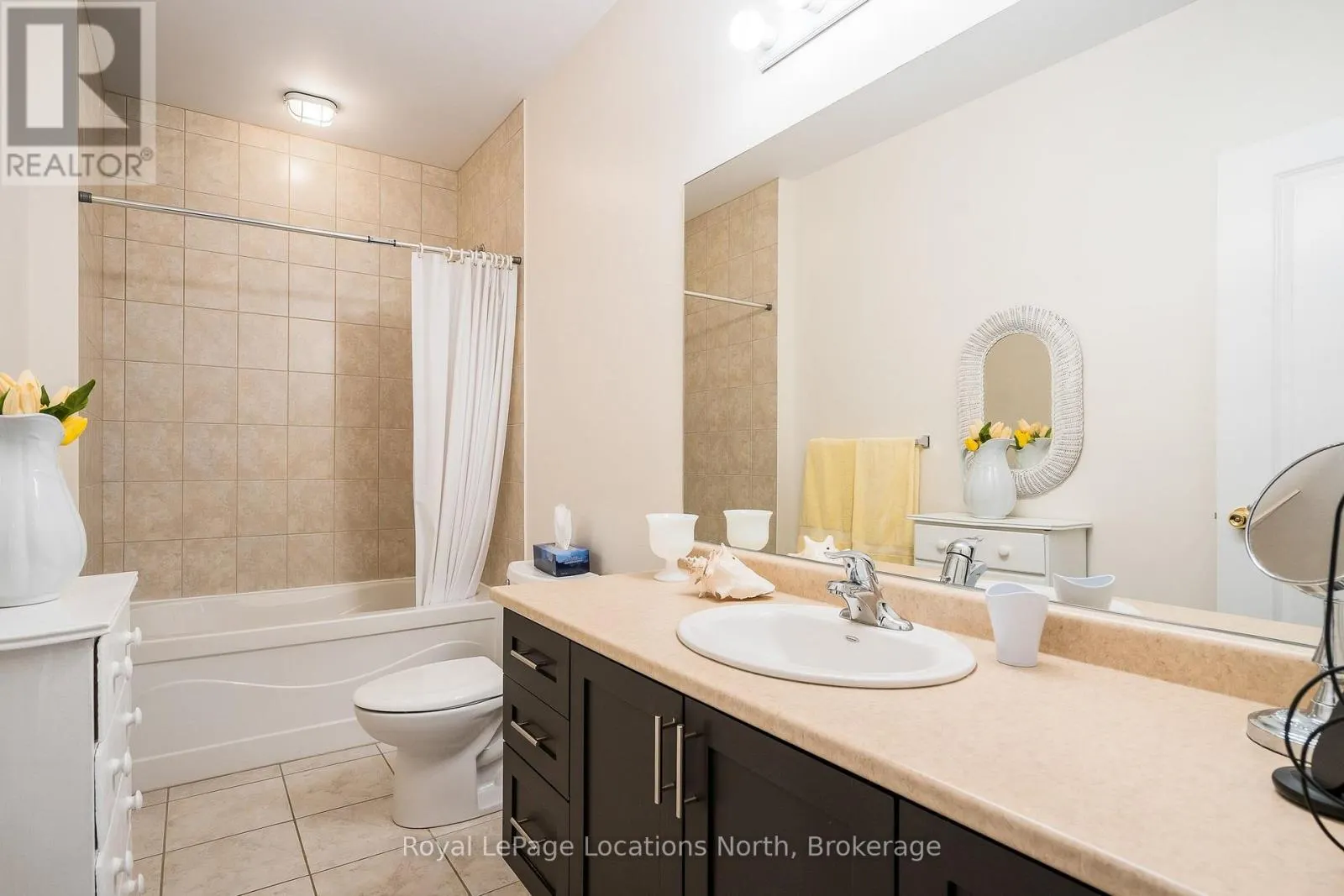 201 - 25 BEAVER STREET S #201