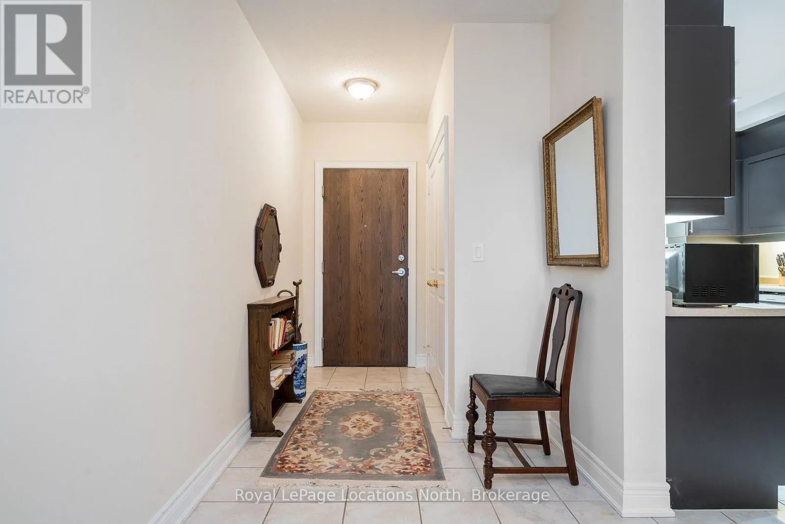 201 - 25 BEAVER STREET S #201