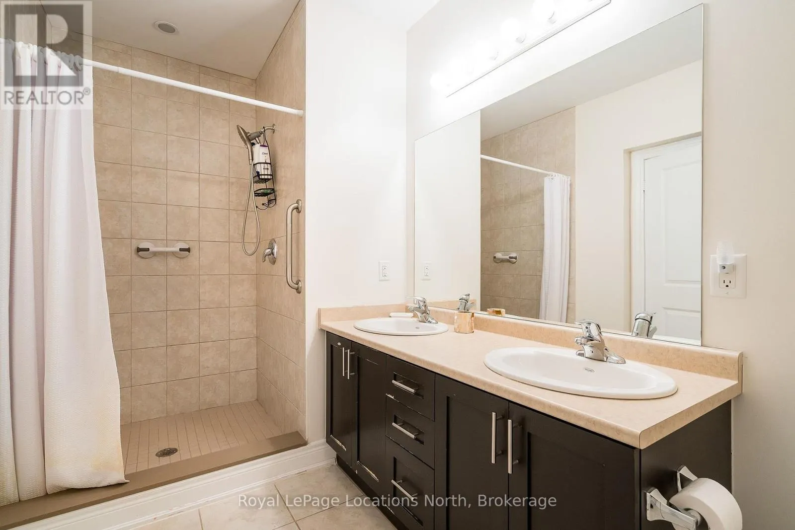 201 - 25 BEAVER STREET S #201