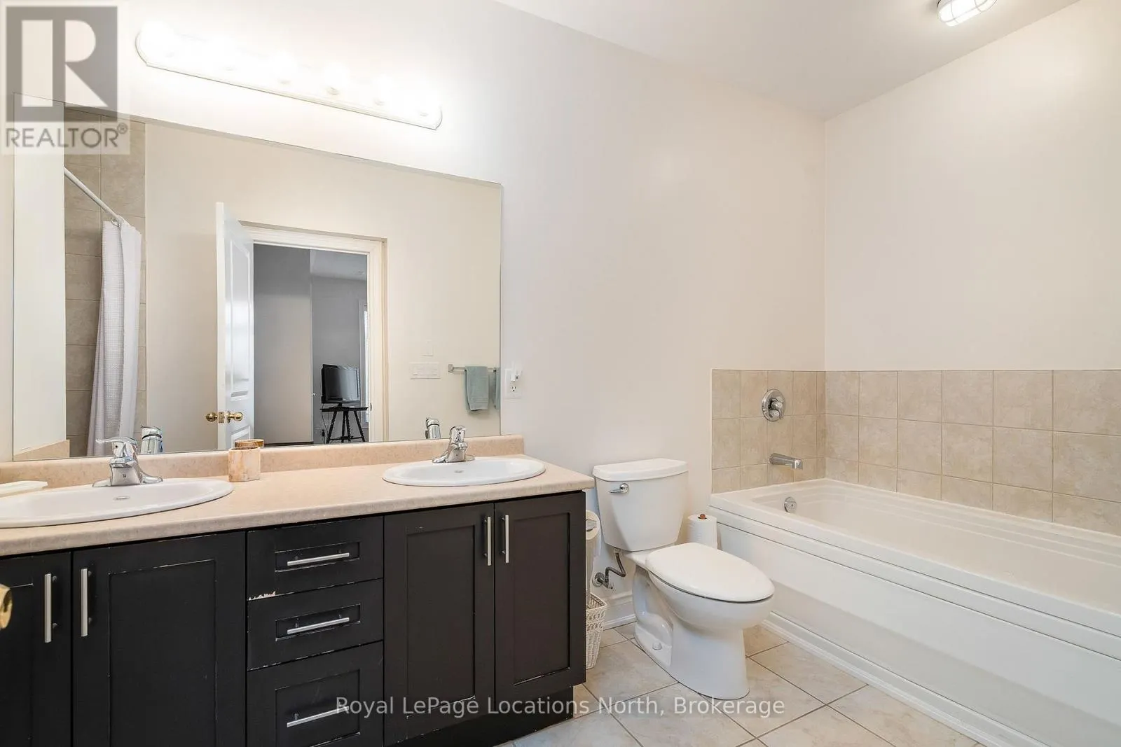 201 - 25 BEAVER STREET S #201