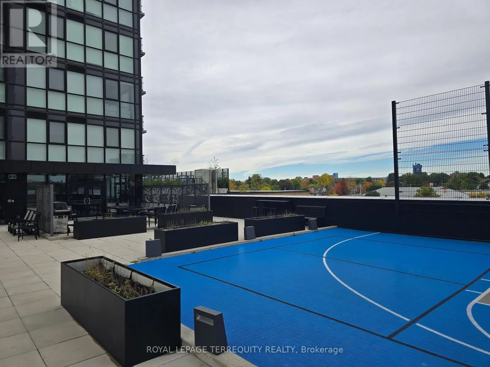 2402 - 108 GARMENT STREET