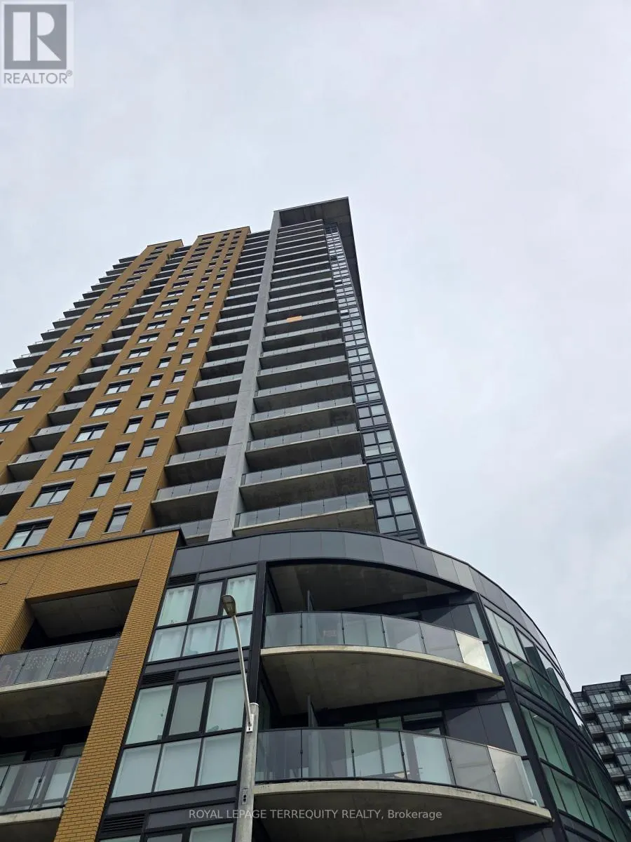 2402 - 108 GARMENT STREET
