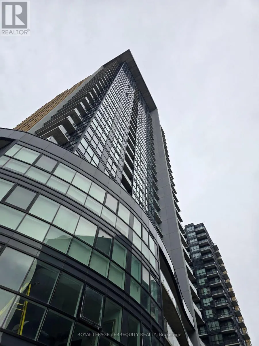 2402 - 108 GARMENT STREET