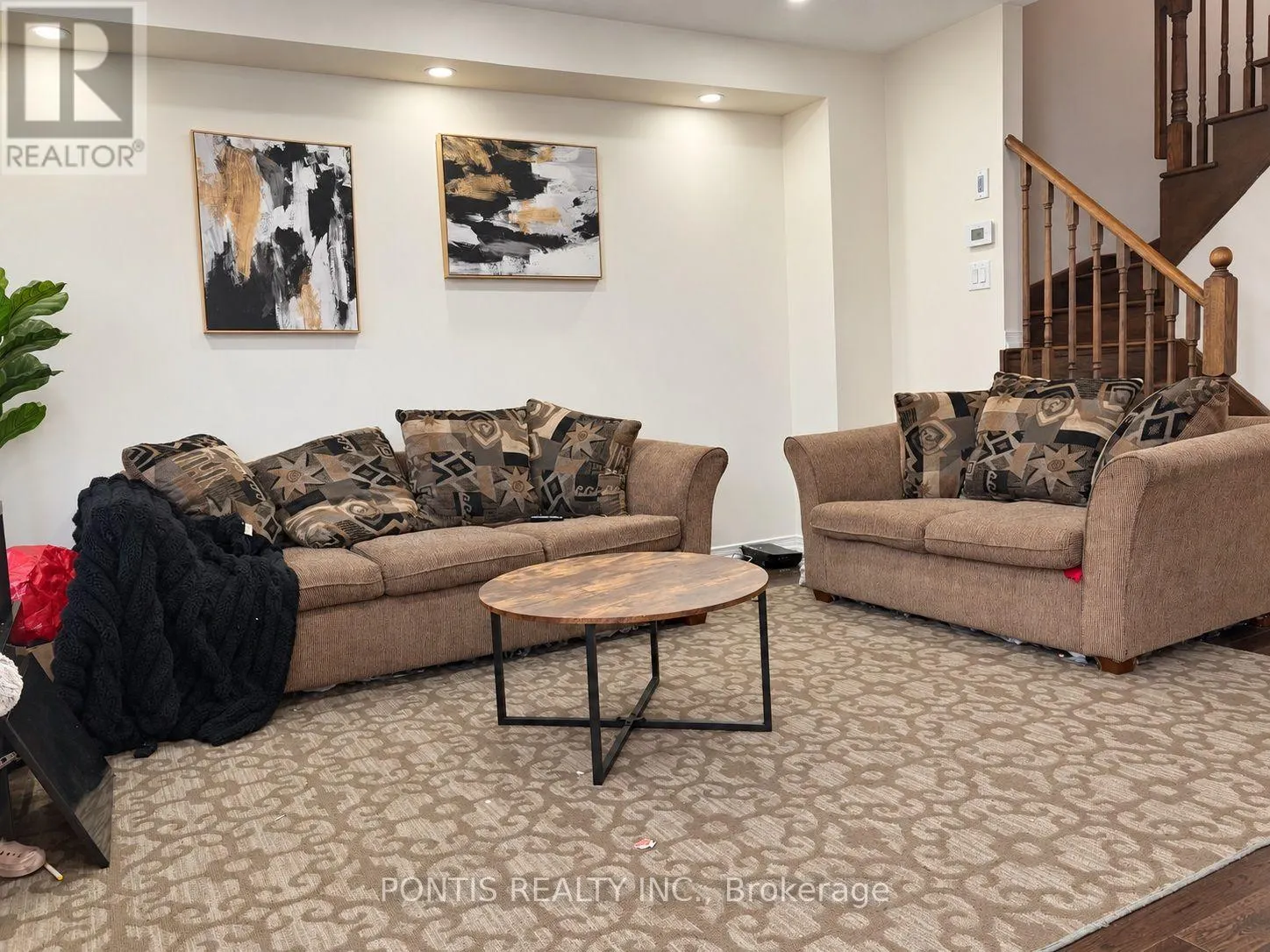 86 MUNRO CIRCLE