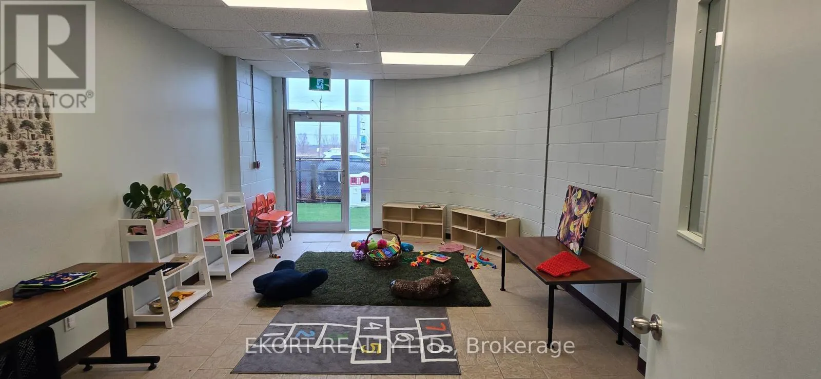 610 DUNDAS STREET E