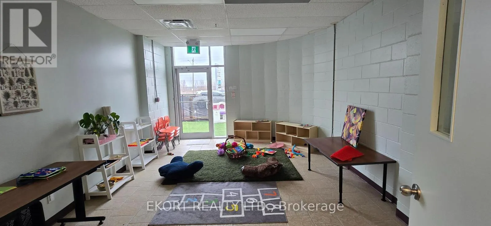 610 DUNDAS STREET E