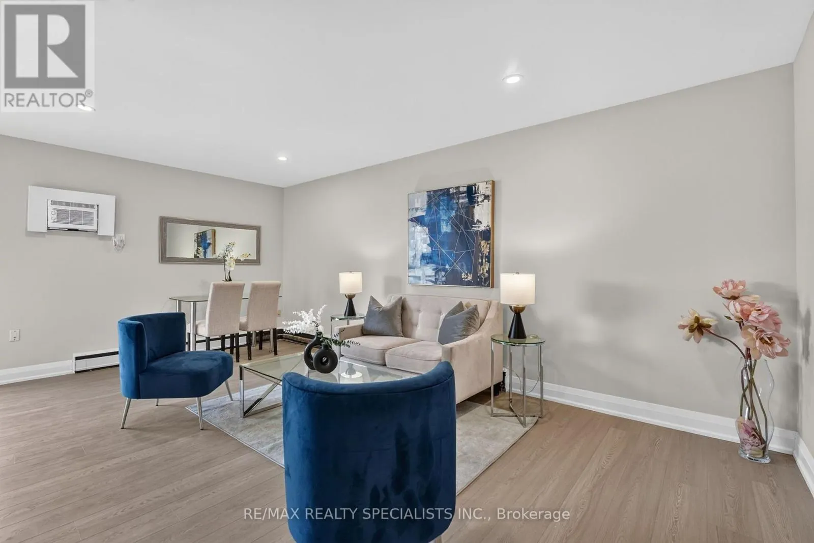 33 - 426 QUEENSTON STREET