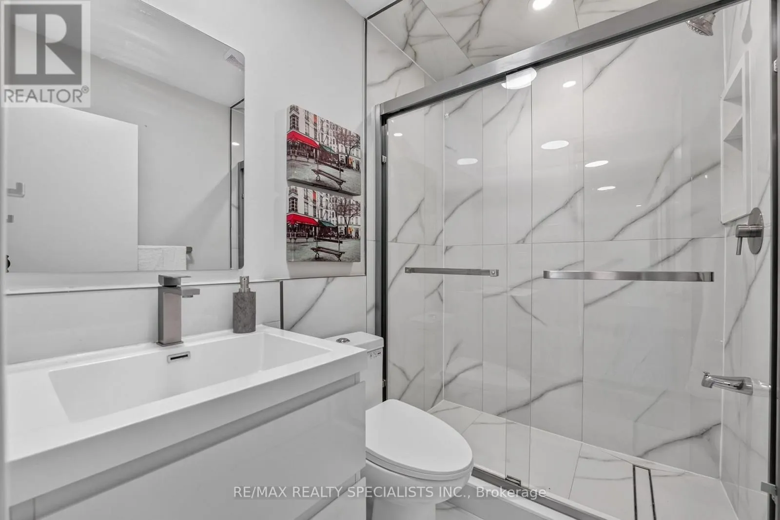 33 - 426 QUEENSTON STREET