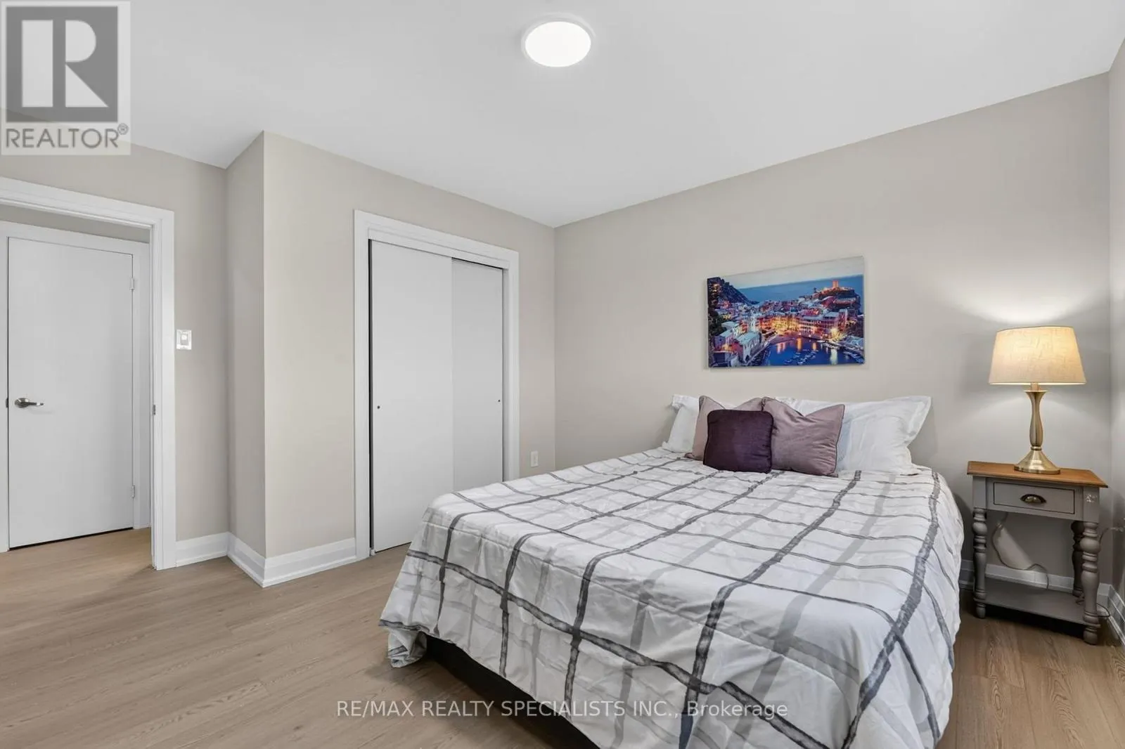 33 - 426 QUEENSTON STREET