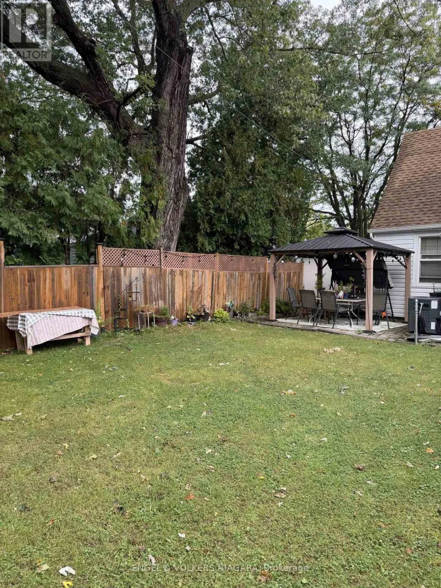 6 GLEN AVENUE