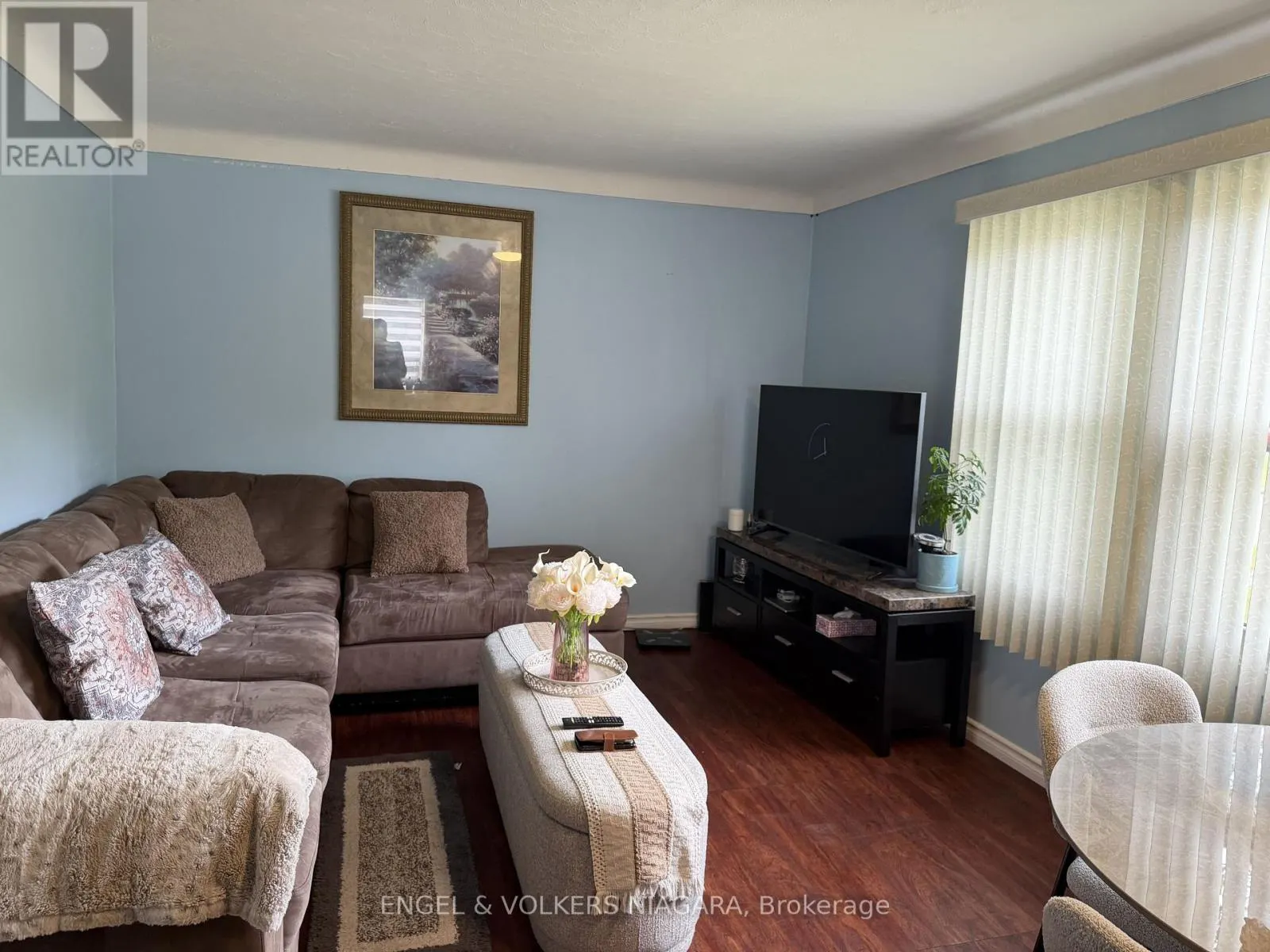 6 GLEN AVENUE