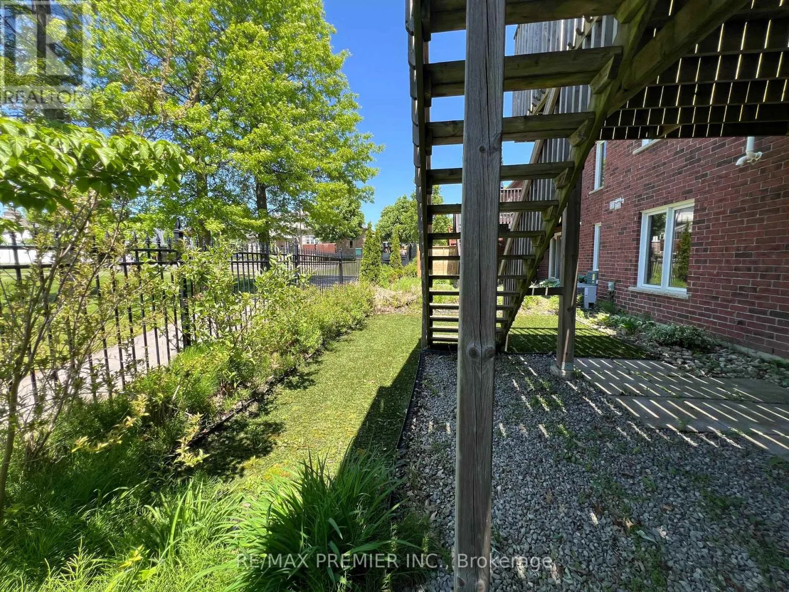 140 - 7673 GREEN VISTA GATE