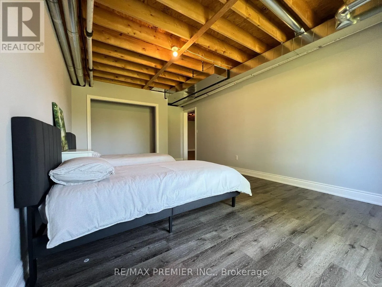 140 - 7673 GREEN VISTA GATE