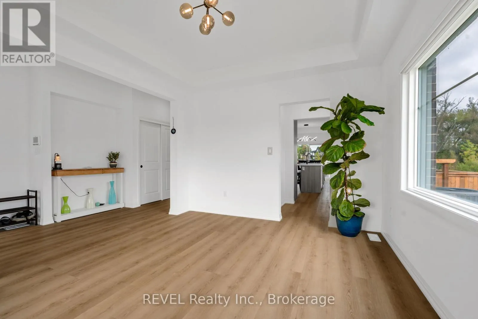 12 WESTCOTT ROAD