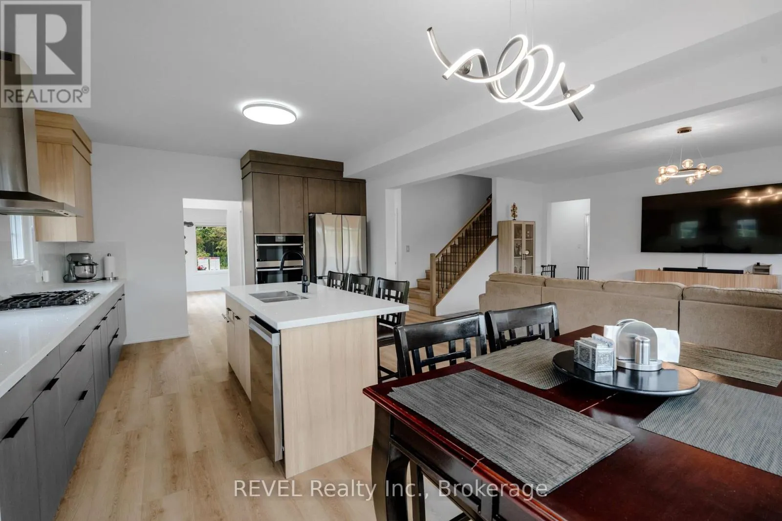 12 WESTCOTT ROAD