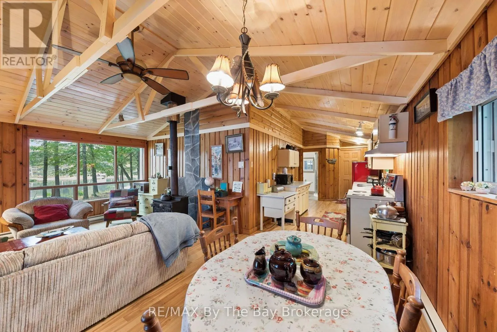 10158 GEORGIAN BAY SHORE