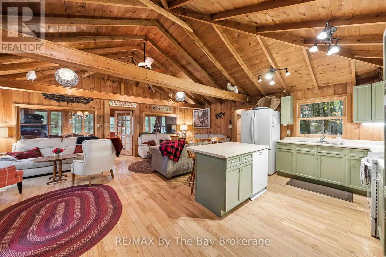 10158 GEORGIAN BAY SHORE