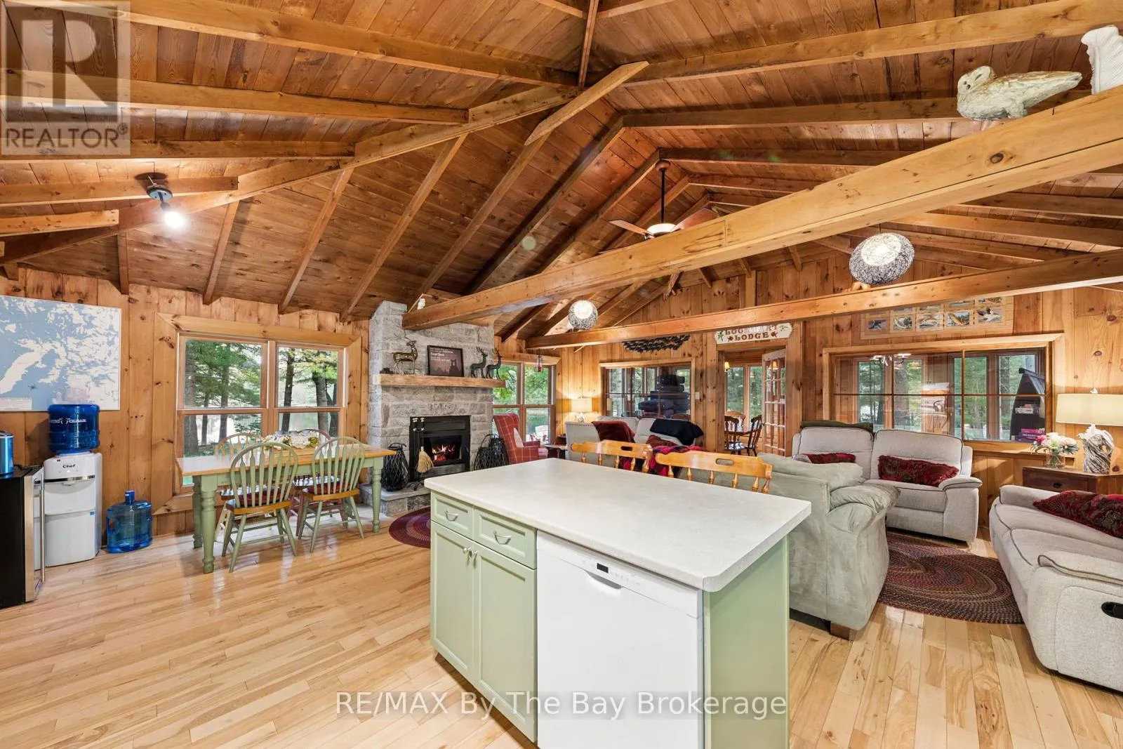 10158 GEORGIAN BAY SHORE