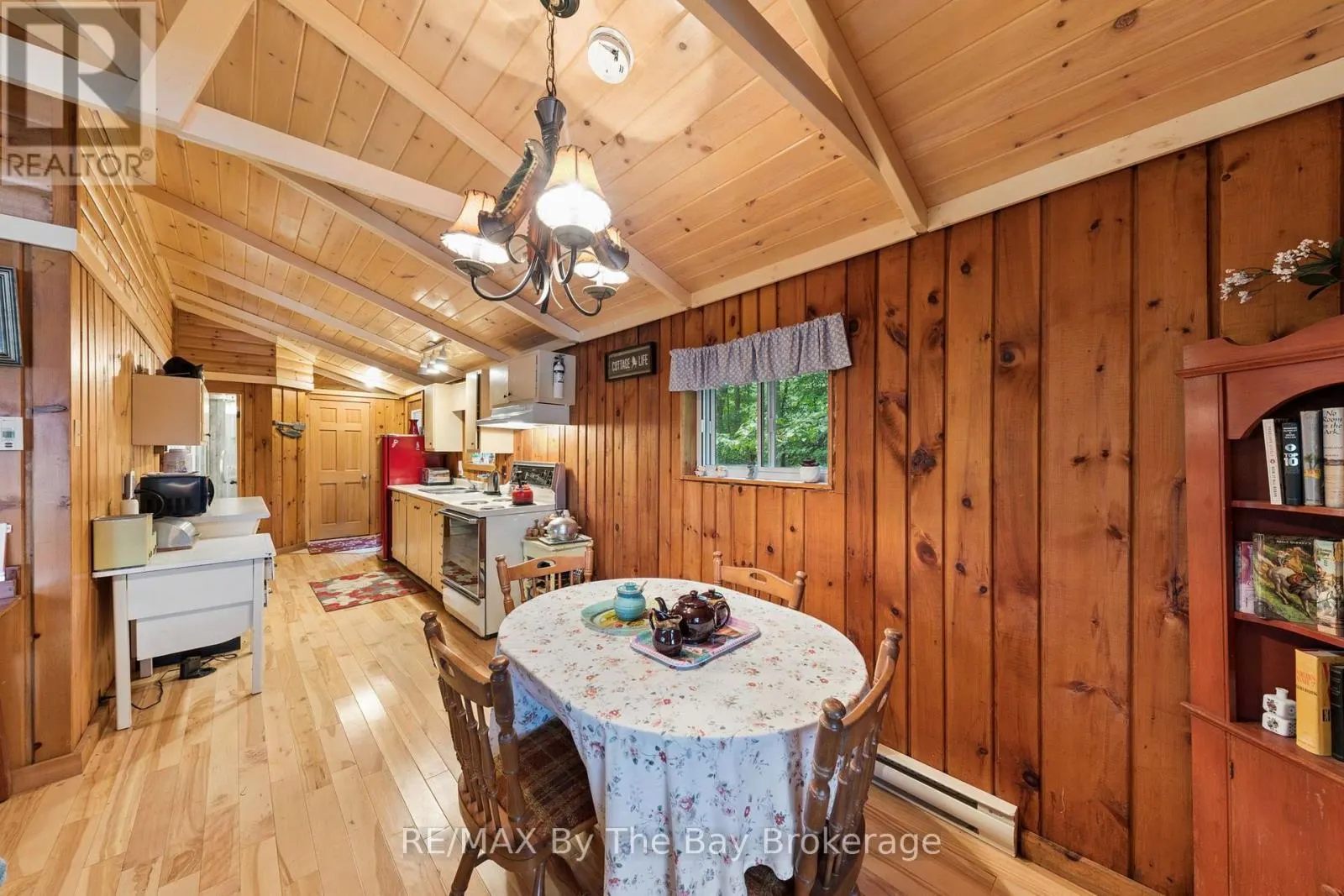10158 GEORGIAN BAY SHORE