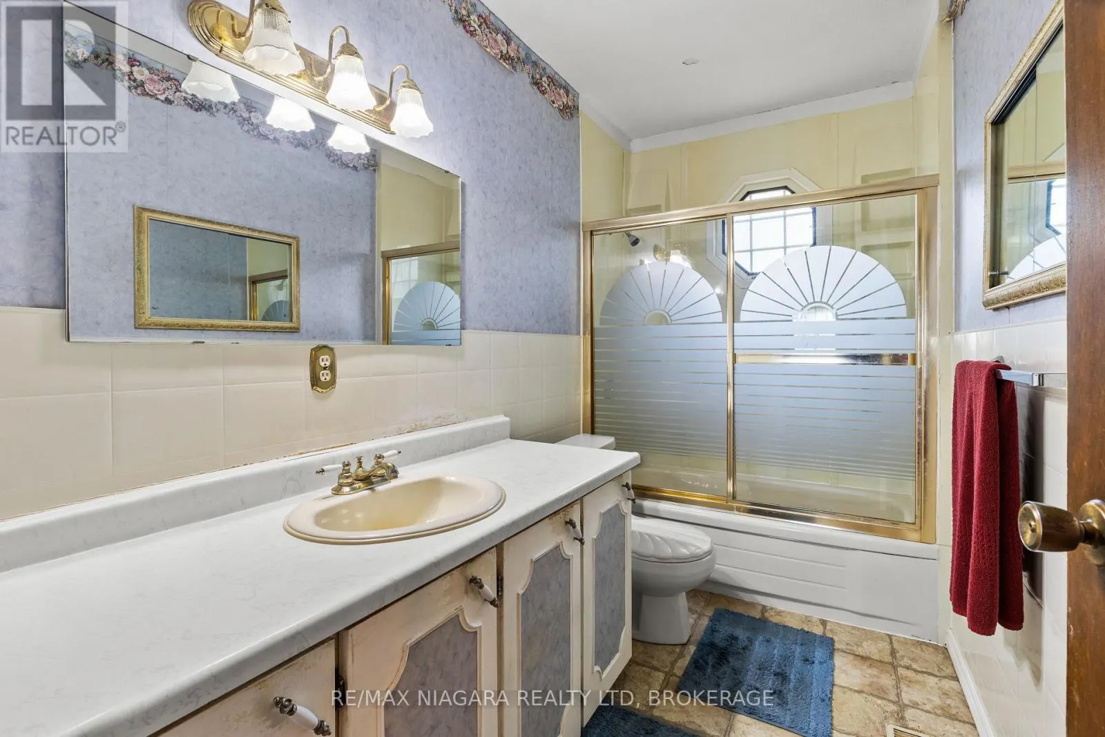 2249 NORTH SHORE DRIVE