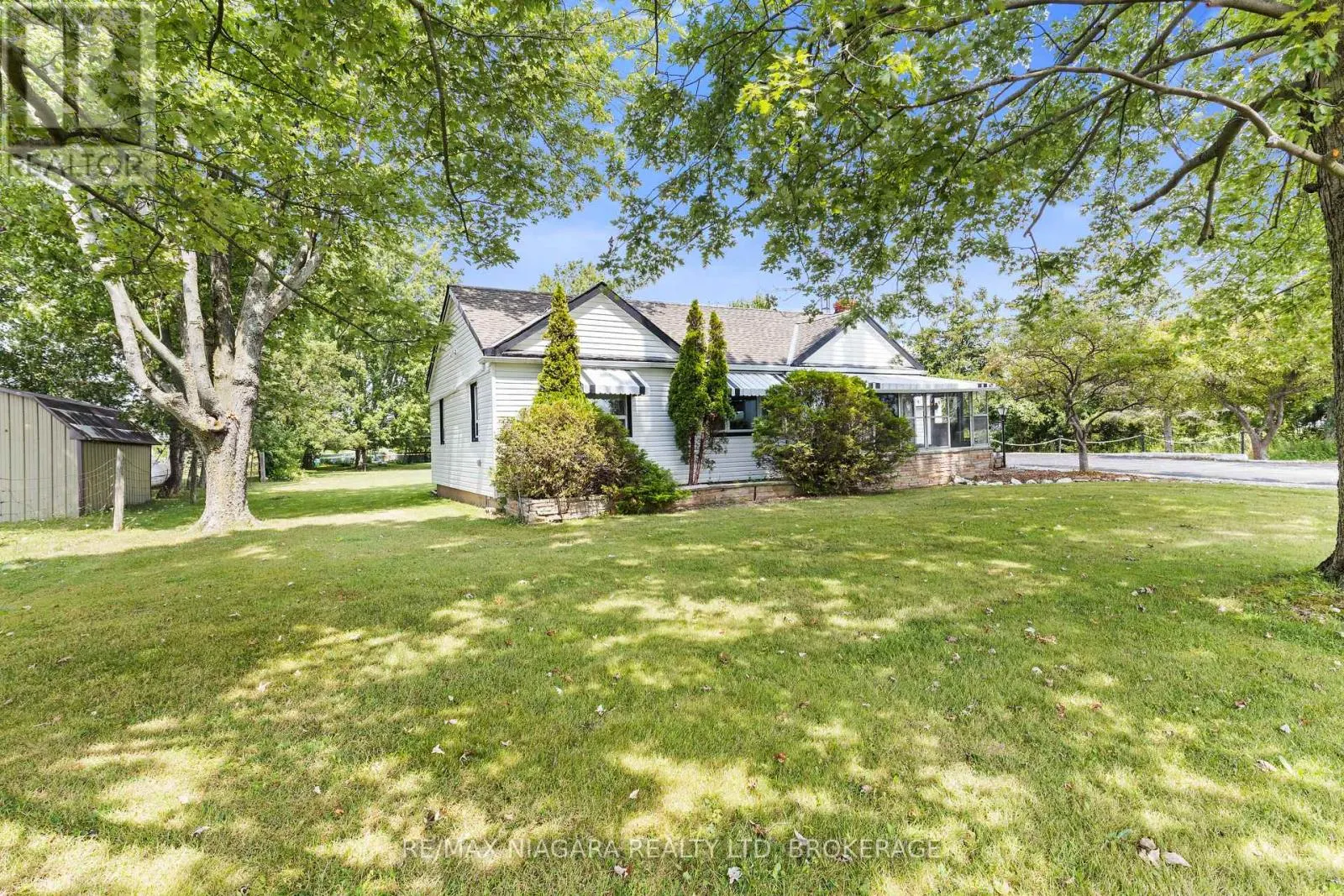 2249 NORTH SHORE DRIVE