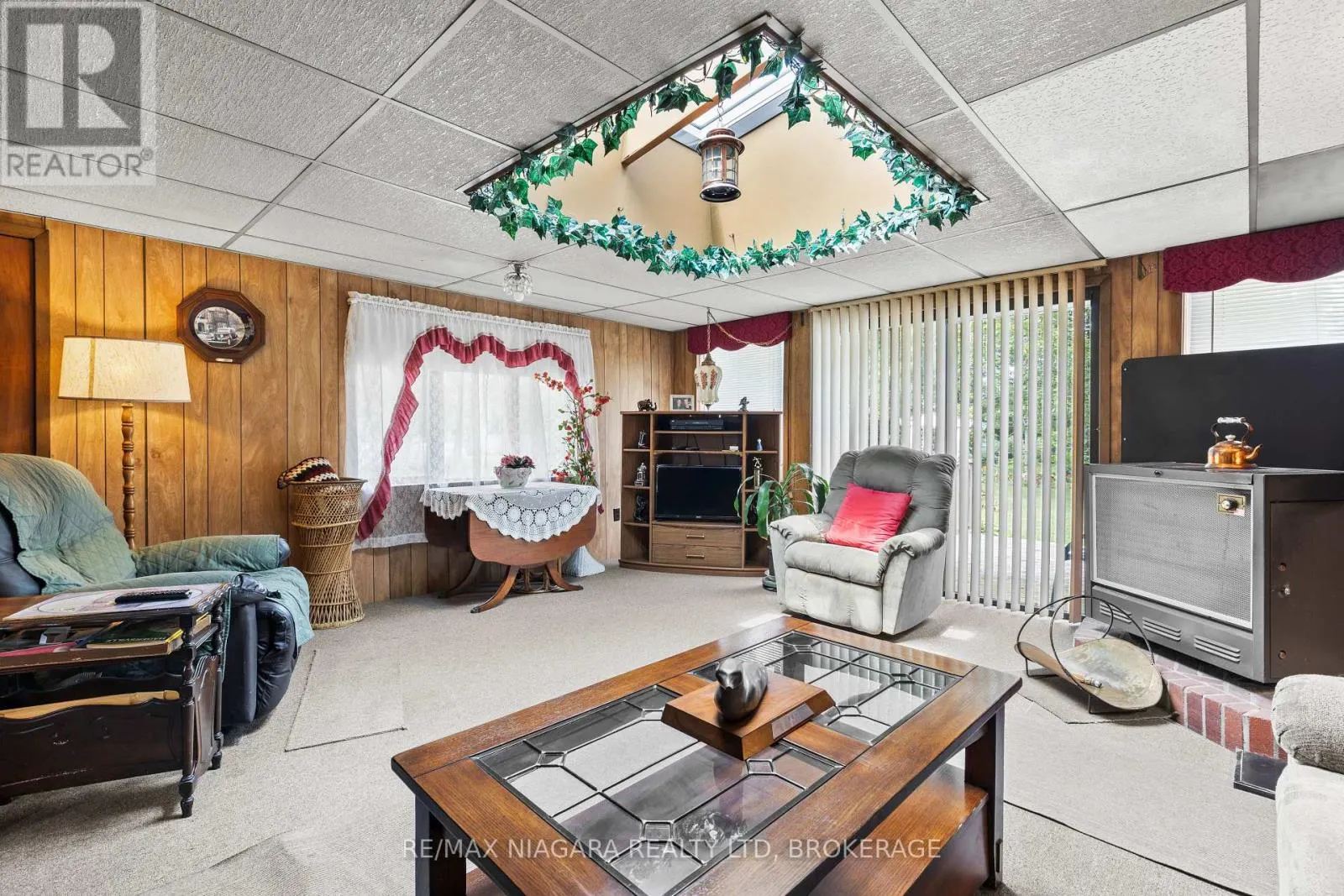2249 NORTH SHORE DRIVE