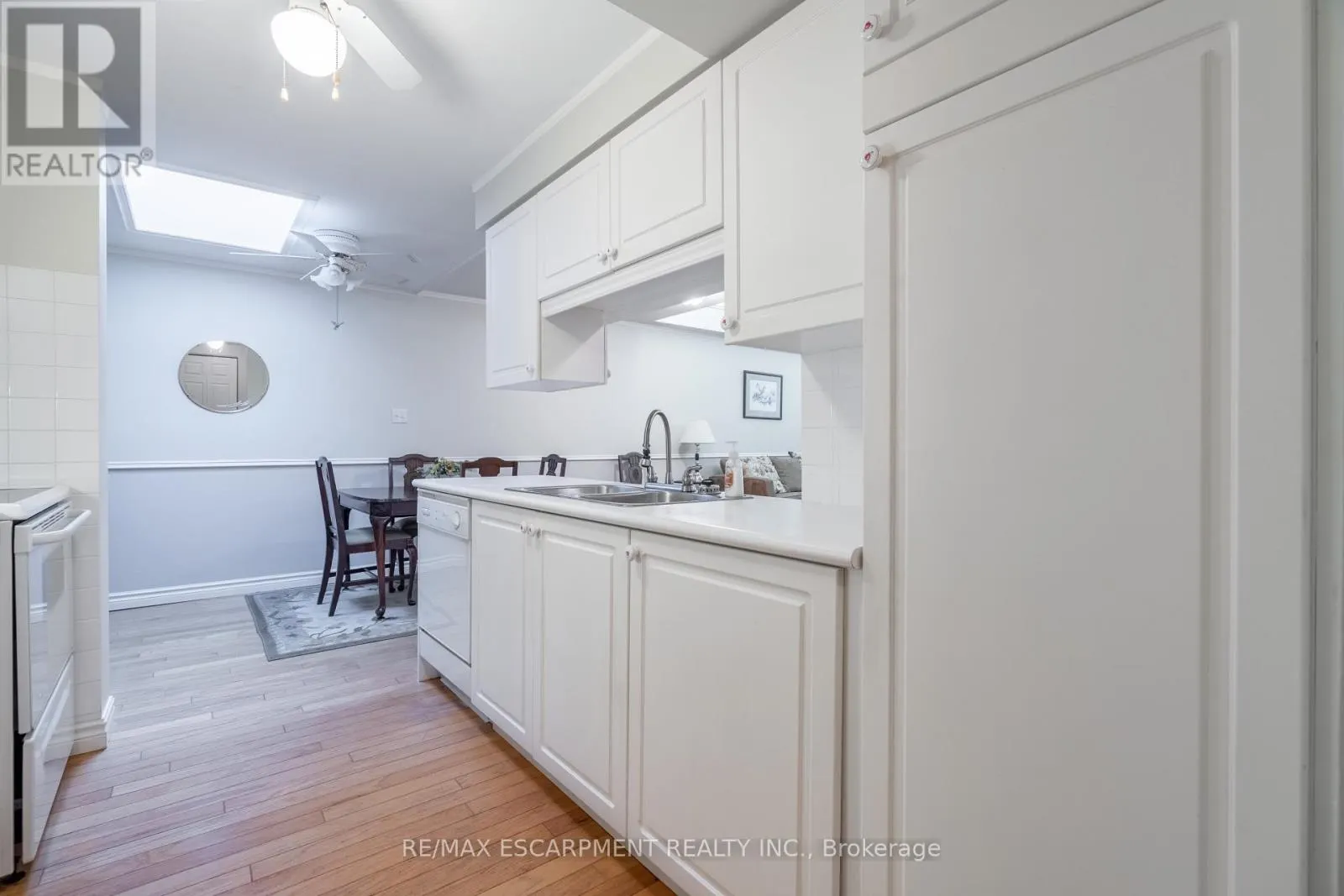 306 - 970 GOLF LINKS ROAD
