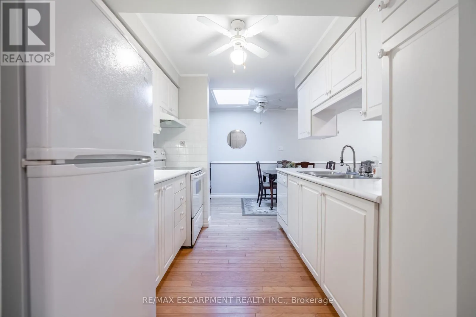 306 - 970 GOLF LINKS ROAD