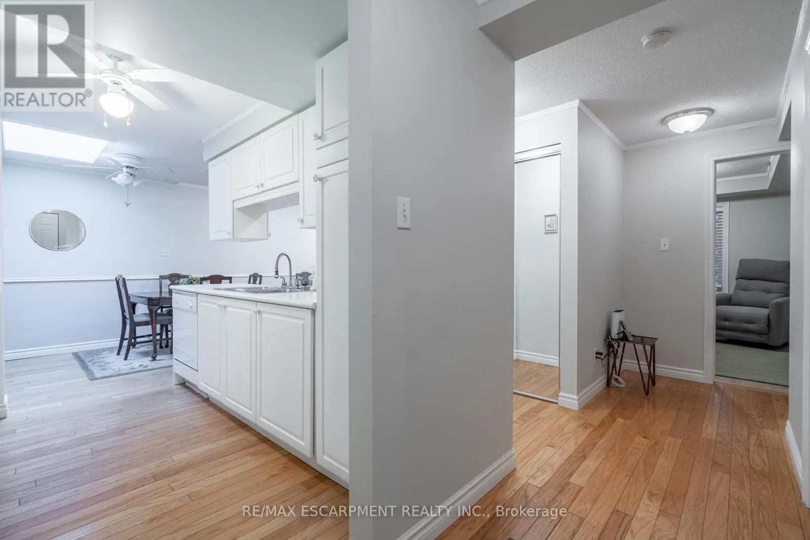 306 - 970 GOLF LINKS ROAD