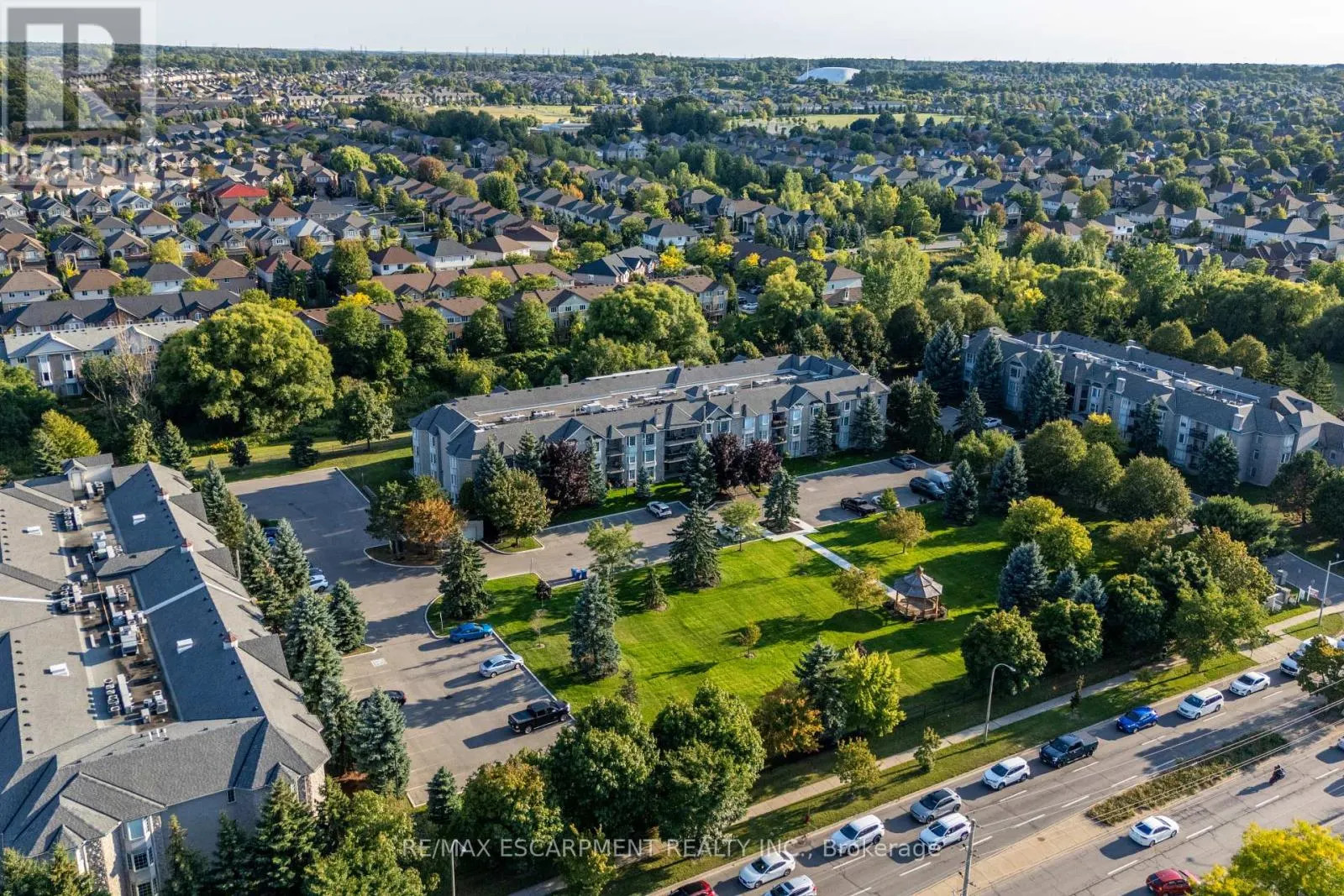 306 - 970 GOLF LINKS ROAD