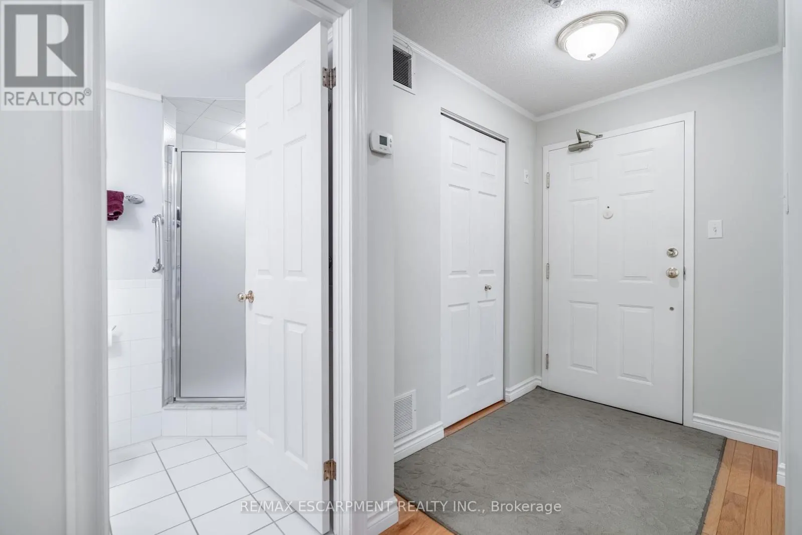 306 - 970 GOLF LINKS ROAD