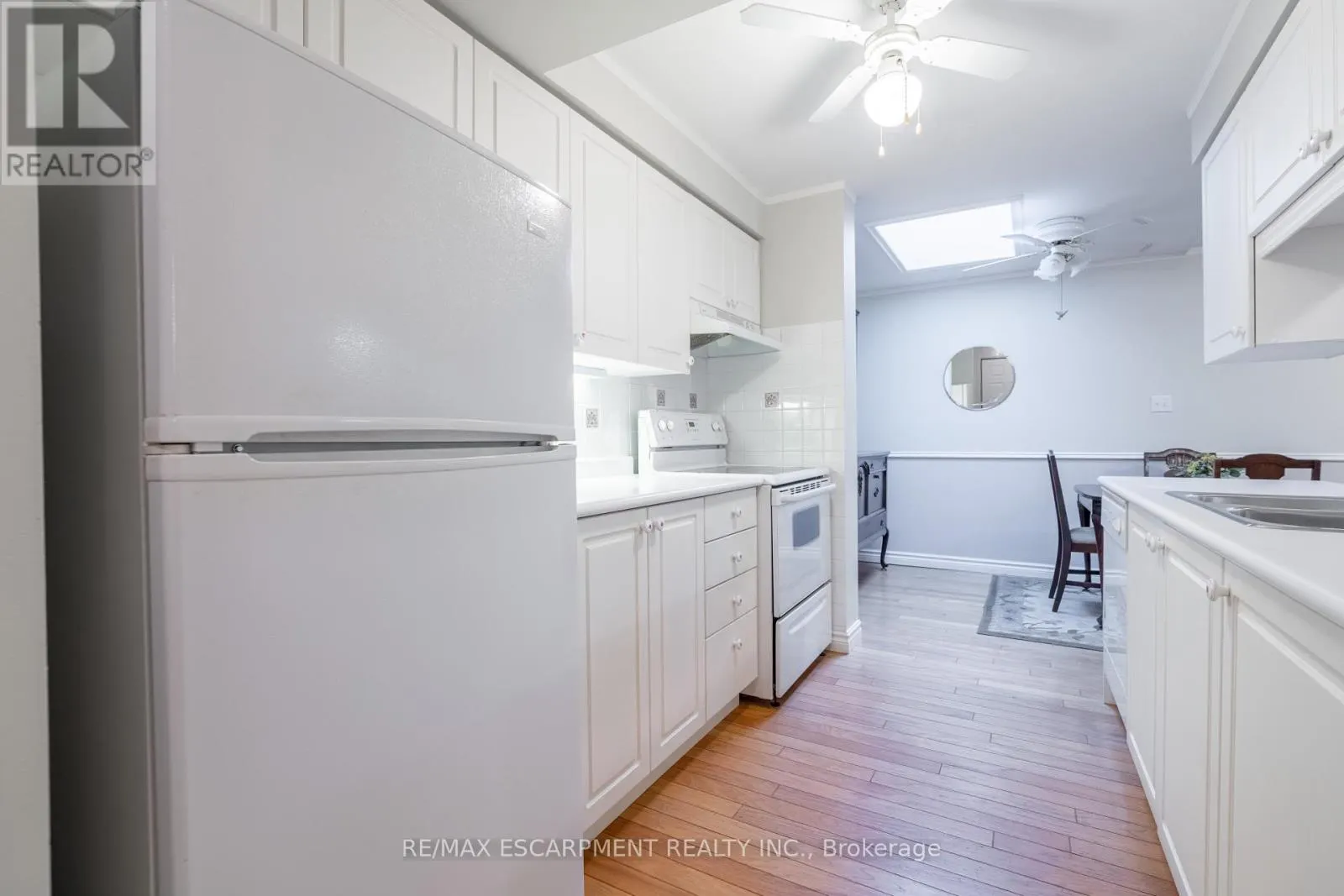 306 - 970 GOLF LINKS ROAD