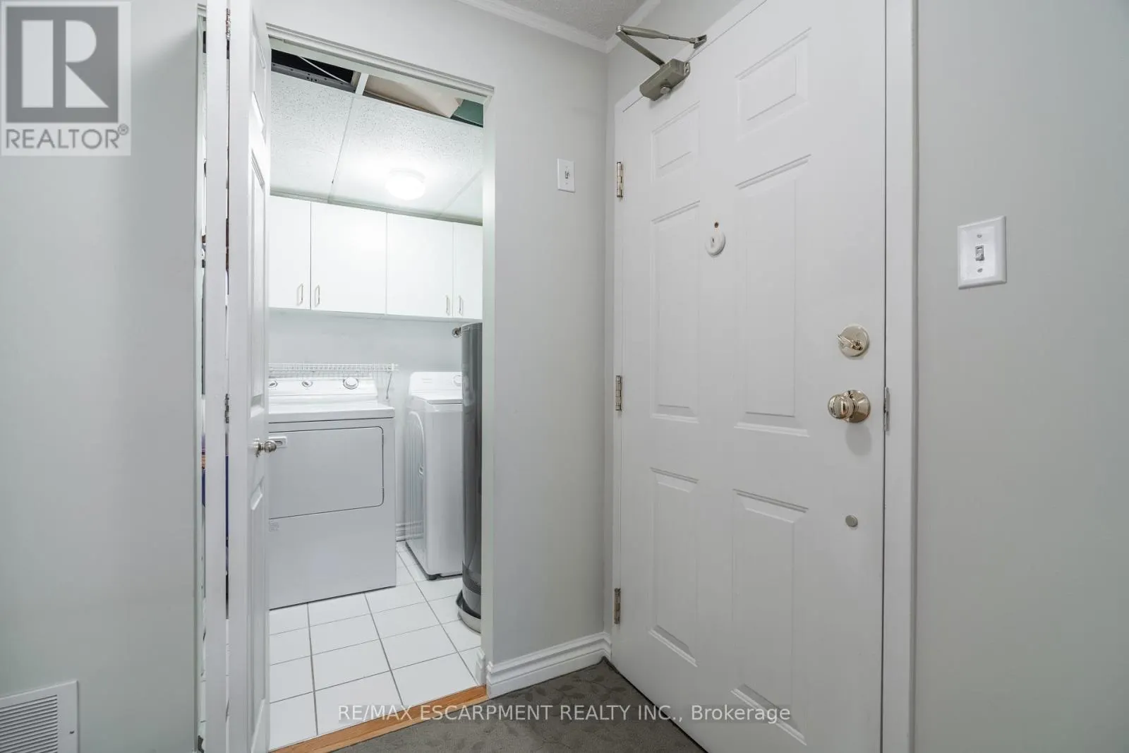 306 - 970 GOLF LINKS ROAD