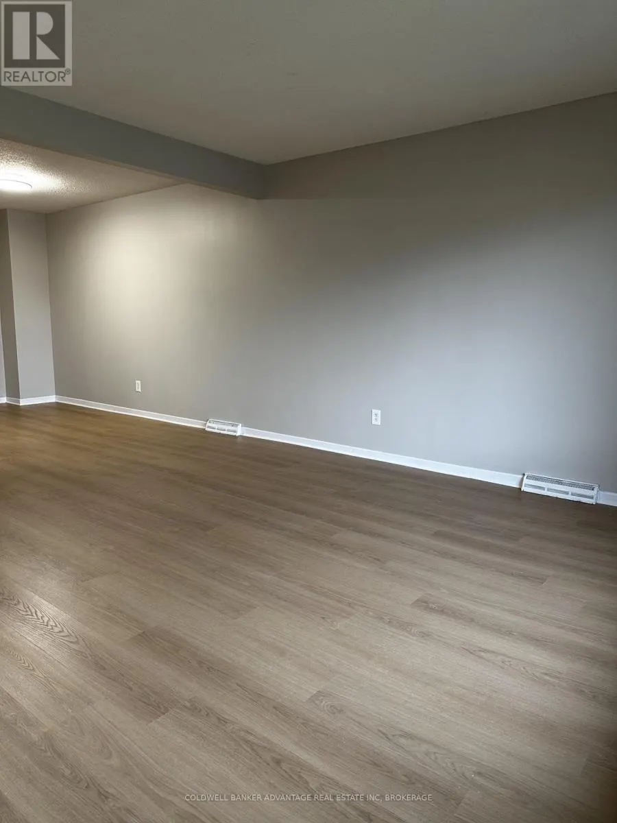 23 FAIRLAWN CRESCENT